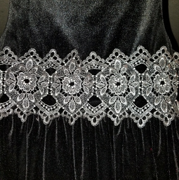 Dress - Picture 3 of 4